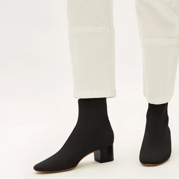 Everlane Shoes - Everlane The Glove Boot in Black Sz 11